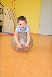 Eduplay balle sensorielle Confetti Ball - balle motricité colorée pour enfants