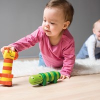 Beleduc jeu d'empilement Stacking Friends jouet en bois éducatif