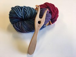 Filges fourche à tricoter jouet avec laine rouge et rose - loisirs créatifs