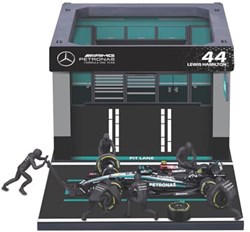 Bburago F1 Mercedes AMG W15 2024 pitstop diorama Hamilton speelgoedauto