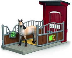 Schleich Farm World speelset ponybox met Mustang merrie paardenspeelgoed