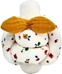 Käthe Kruse KNOT BALL met bel oker