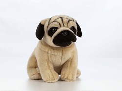 Living Nature peluche Carlin chien en peluche 20cm jouet
