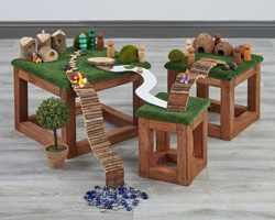 Cosy Plateformes en Herbe Petit Monde Set de 3 Podiums Jouets