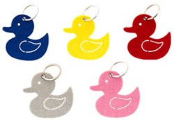 Global Affairs sleutelhanger eend accessoire - vrolijke kleuren