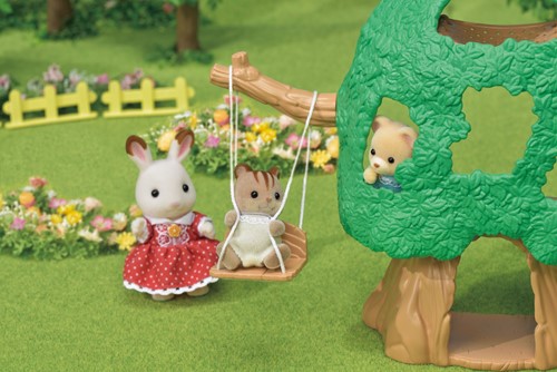La cabane et Ambrose le bébé écureuil roux-3