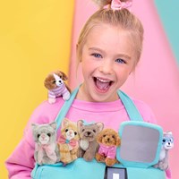 Studio Pets knuffel Franse Bulldog BiBi met koffertje en stickers-3