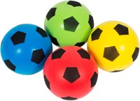 Megaform voetbal speelballen set van 4 - zachte foam ballen voor kinderen