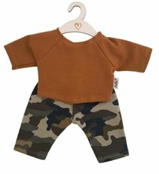 Hollie Poppenbroek en shirt camouflage oker