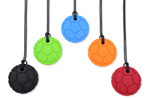 ARK Therapeutic kauwsieraad voetbal rood XT - bijtketting voor kinderen Brede, ronde kauwketting in voetbalvorm voor stevige kauwers.-2