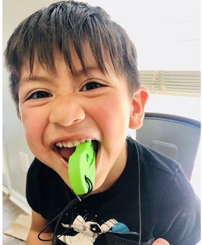 ARK Therapeutic kauwketting Dino-Bite sensorisch speelgoed lichtgrijs Stevige, brede kauwketting in T-Rex-vorm, geliefd bij dinofans, voor kinderen en volwassenen.-3