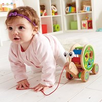 Hape escargot en bois à tirer avec formes - jouet coloré