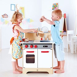 Hape speelkeuken - houten witte kinderkeuken met oven en koelkast