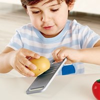 Hape Légumes et ustensiles de cuisine - Set de cuisine jouet pour enfants-3