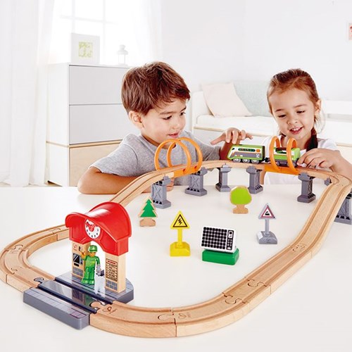 Hape circuit train bois énergie solaire jouet durable