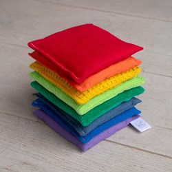 Little Botanic Label sensorische pittenzakjes regenboog 8 stuks speelgoed