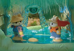 Sylvanian Families set cascade forêt avec figurine bébé aventure