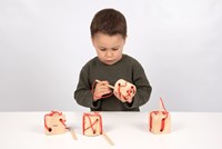 TickiT formes à lacer en bois - jouet éducatif pour la motricité-3