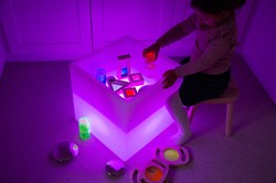 TickiT sensorische speelkubus LED licht waterbestendig educatief